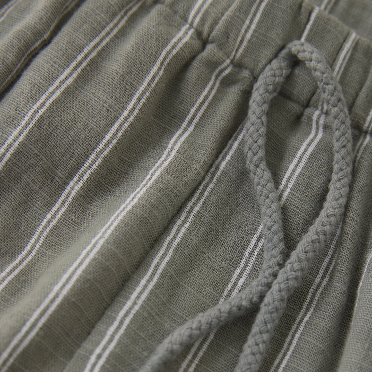 Minymo Leichte Baumwollhose mit feinen Streifen