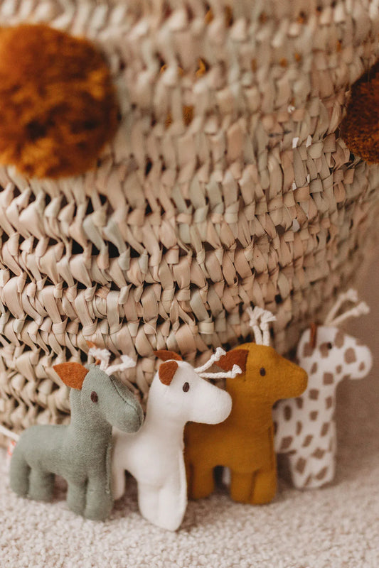 Kikadu Kleine Rassel Giraffe