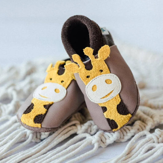 Pantolinos Lederschuhe mit Giraffen