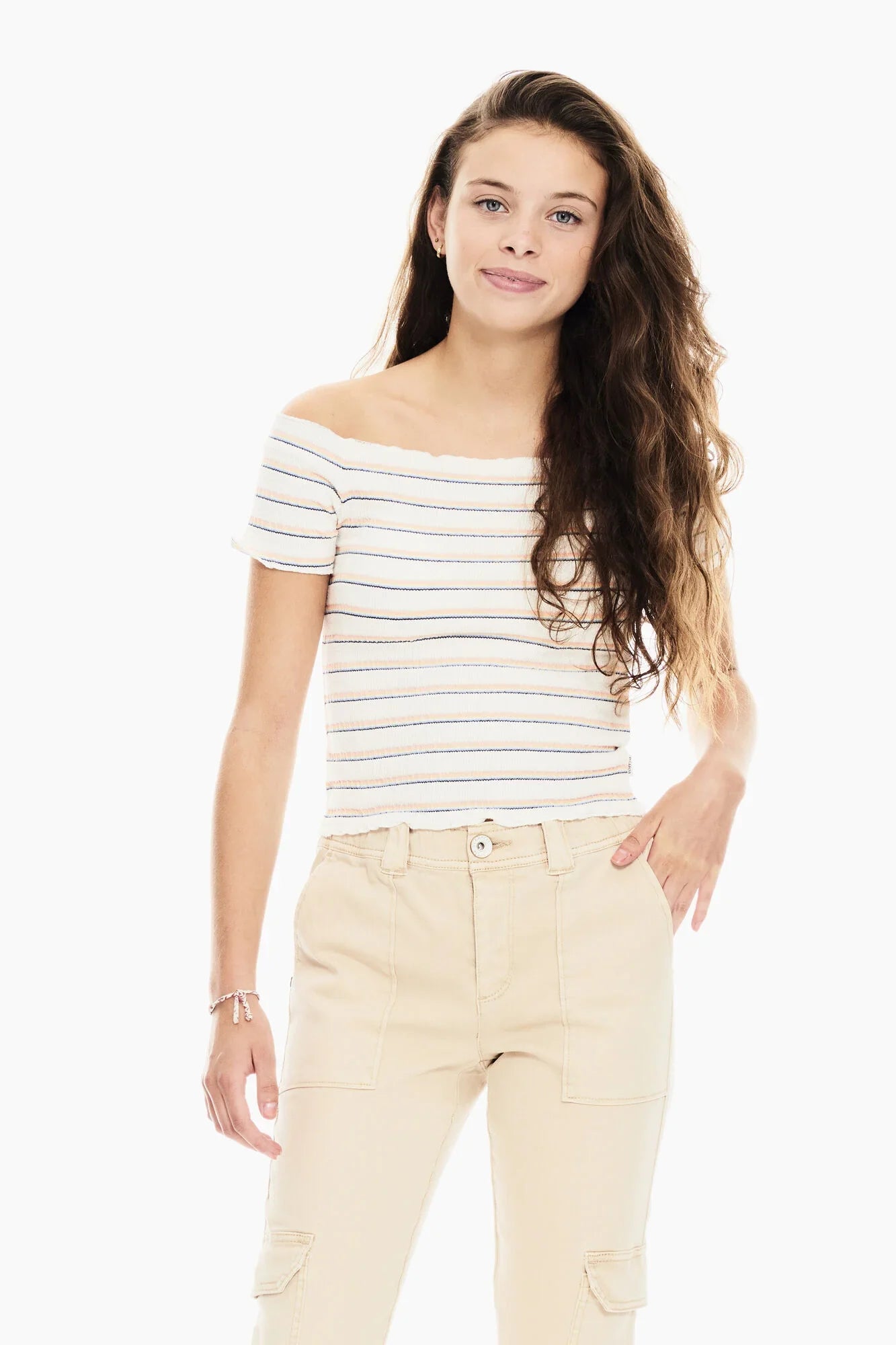 Weiß gestreiftes Off-Shoulder Top von Garcia