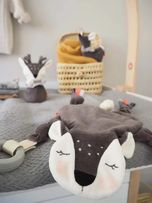 Kikadu Aktivitätsspielzeug Rehkitz