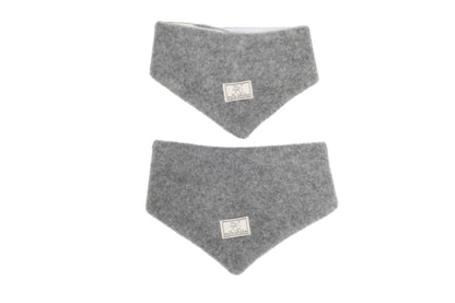 Pickapooh Dreieckstuch aus Wollfleece in grey