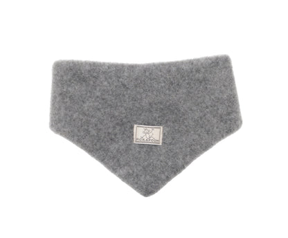 Pickapooh Dreieckstuch aus Wollfleece in grey