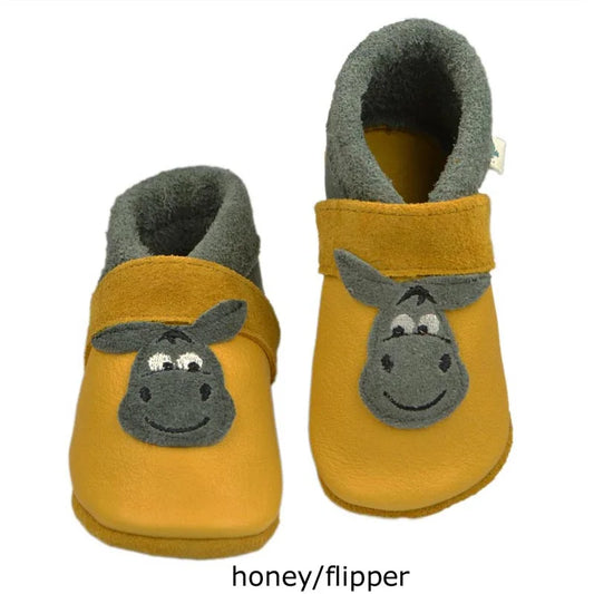 Lederschuhe mit Eselmotiv von Pantolinos