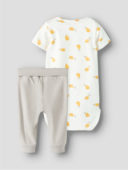 Name it Geschenkbox aus Body, Hose, Dreieckstuch