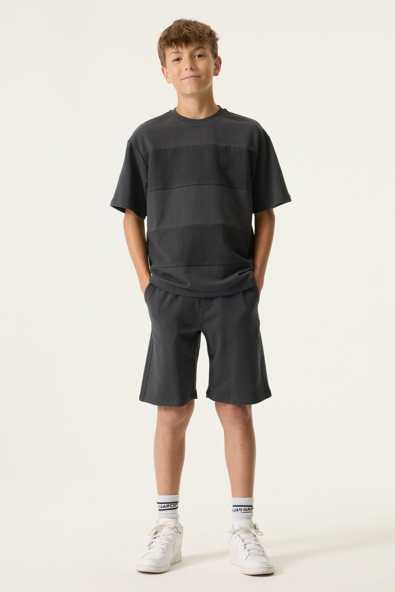 Garcia Dunkelgraue Sweatshorts