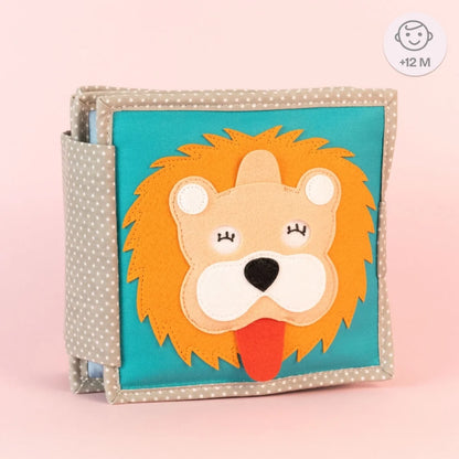 Jolly Designs Quiet Book Dösender Löwe – Fühlbuch erste Wörter ab 6 Monaten (ohne lose Teile)