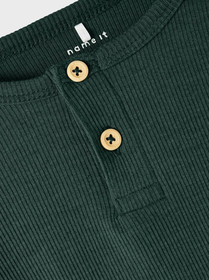 Name it Geripptes Langarmshirt mit Knöpfen