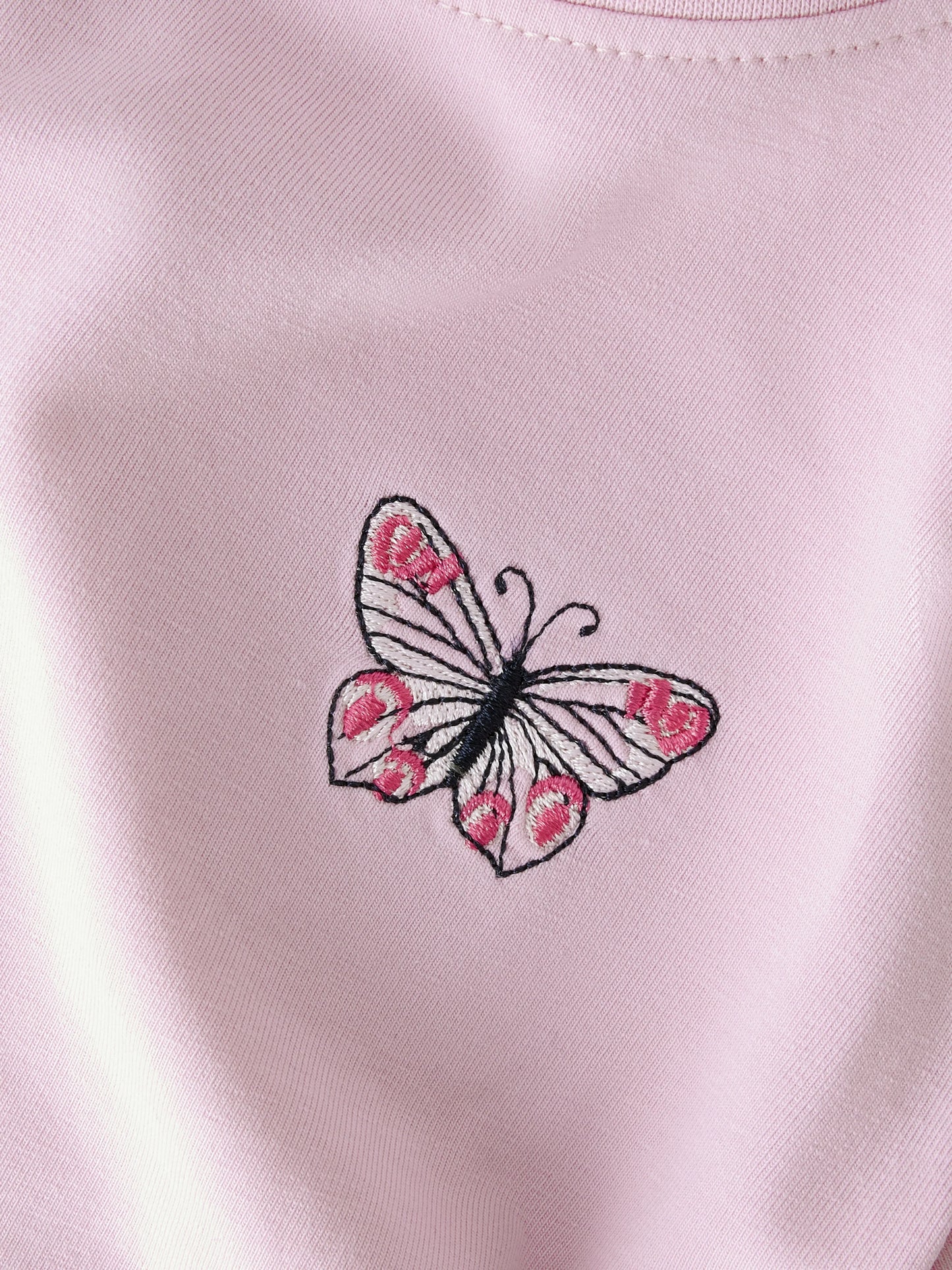 Name it T-Shirt mit kleinem Schmetterling
