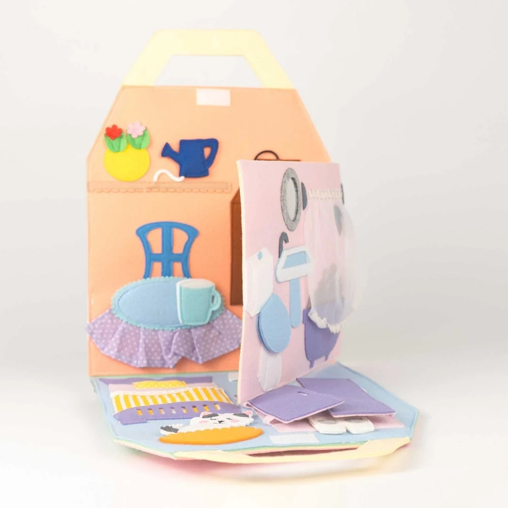 Jolly Designs Travel Buddy Puppenhaus – ein Zuhause für unterwegs, ab 18 Monaten
