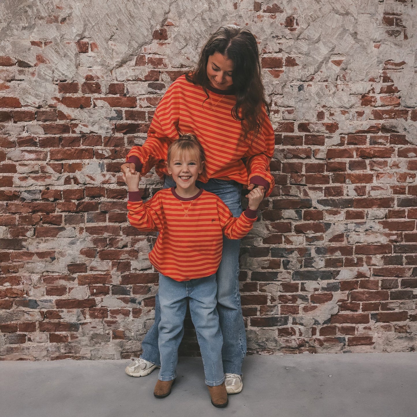 Your Wishes Sweatshirt gestreift in Rot/Violett für Mamas - Minime-Look